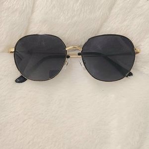Forever 21 gold rimmed rounded frame sunglasses